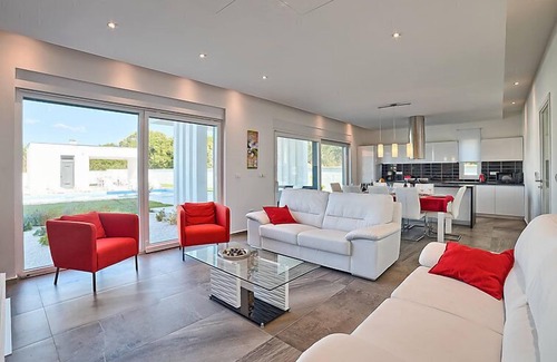 Stinjan House | Lungera by Interhome