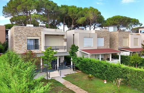 Ishem Villa | Lura 3 Holiday Homes 254
