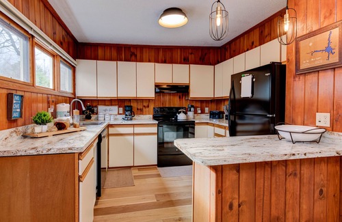 Lake Lure Cottage | Lure you Inn - Spectacular Mountain and Lake Views