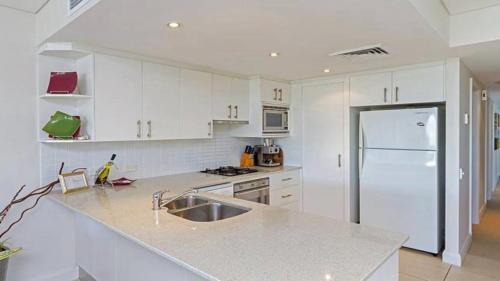 Ettalong Beach House | Luro 2 - Waterfront Luxury