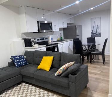 Northeast Edmonton Apartment | Lush 1 Bedroom house with WiFi in Edmonton