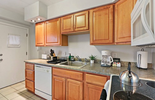 Arlington Heights Apartment | Lush 1BR Apt in Quiet Arlington Heights