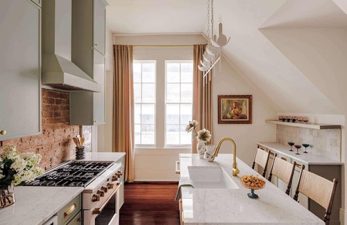 Touro Hotel | Lush Garden District Suite | Shared Outdoor Space