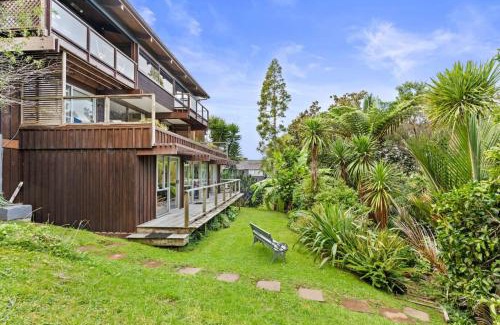Remuera House | Lush Green Hideaway Guest Suite near Newmarket