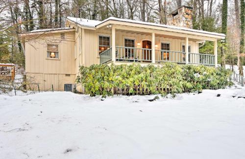 Mirror Lake House | Lush Mirror Lake Cottage Rental with Private Deck