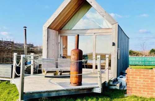 Brightlingsea House | Lushna 12 Lux at Lee Wick Farm Cottages & Glamping