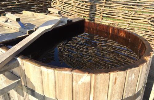Brightlingsea House | Lushna 12 Lux at Lee Wick Farm Cottages & Glamping