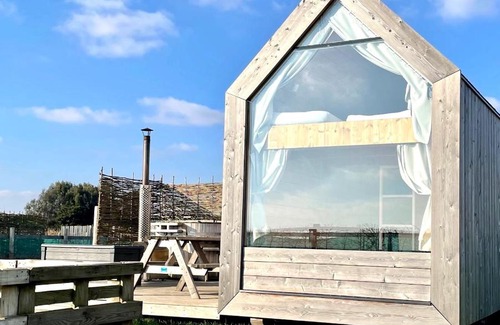 Brightlingsea House | Lushna 7 Petite at Lee Wick Farm Cottages & Glamping