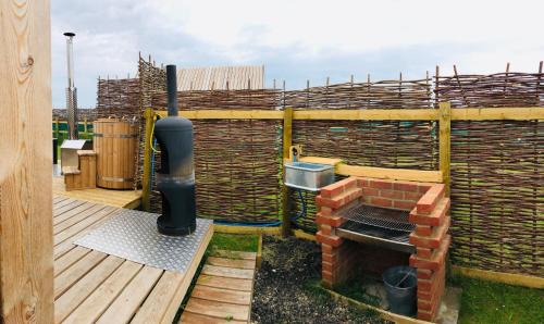 Brightlingsea House | Lushna 7 Petite at Lee Wick Farm Cottages & Glamping