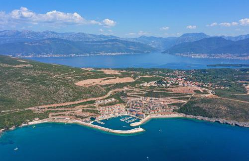 Radovici Apartment | Lustica Bay Centrale 7A403