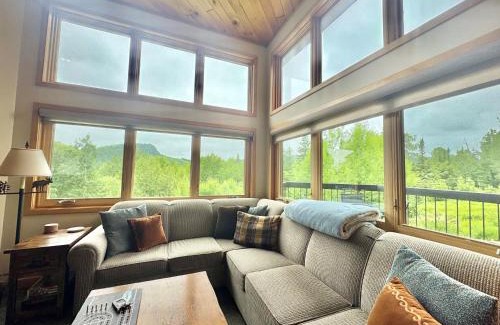 Lutsen House | Lutsen Executive Townhome Ski in out Full Resort Amenities