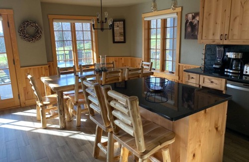 Lutsen Cabin | LUTSEN NORTHWOODS RETREAT-GOLF, WINERY, HIKING, BIKING, NEAR TRAILS, SKI, SLED