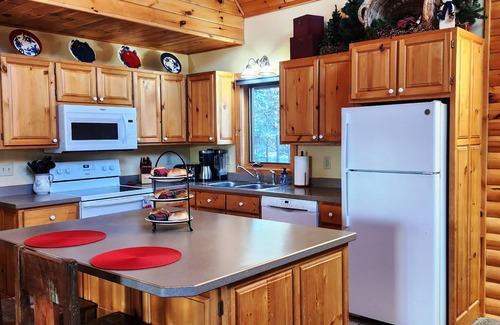 Lutsen Cabin | Lutsen's cutest vacation home between Lake Superior and Lutsen Mountains.