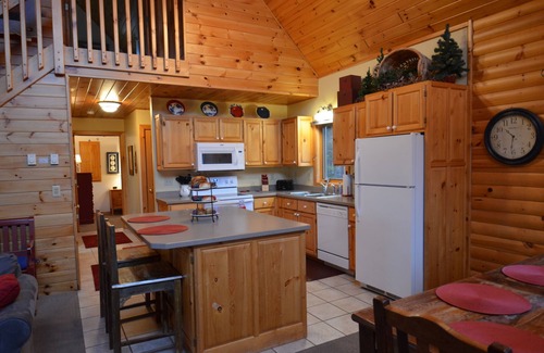 Lutsen Cabin | Lutsen's cutest vacation home between Lake Superior and Lutsen Mountains.