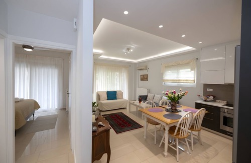 Chalandri Condo | "Lux 1-bedroom condo-L&L Refuge"