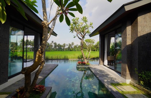 Kemenuh Villa | Lux 3BR villa w/dedicated butler, stunning infinity pool & rice fields view.