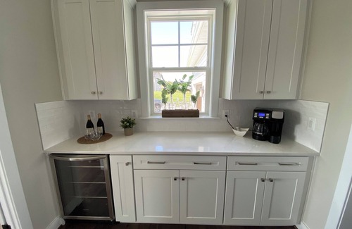 Mineral House | Lux 4BR Lkfront- in/outdoor fun-MovieRm-Gym-Dock-4private bathrooms, kayaks/SUP