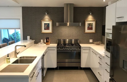 Lauderdale Beach House | Lux accommodations, close to everything!