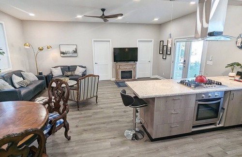 West Central Apartment | Lux Apt for 6 a Blk from Electric Works