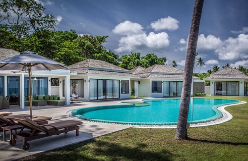 Thong Krut Villa | Lux Beachfront Home for perfect family vacations