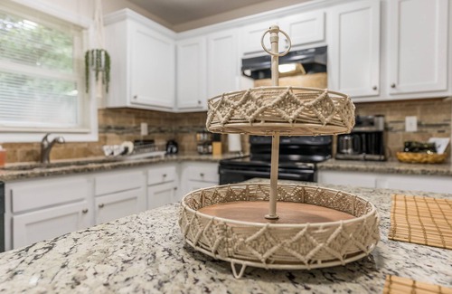 East Point House | Lux Boho Chic! 6 mins to Airport 10 mins to downtown Atlanta.