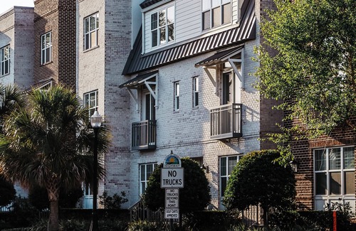 Winter Garden House | LUX BROWNSTONE in downtown Winter Garden FL 6 month minimum stay required