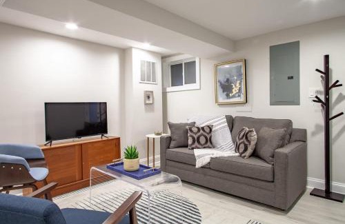Park View Apartment | Lux CoHi Cove Walk to METRO Subway Shopping Howard Univ Medstar