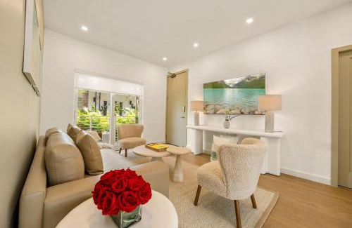 West Avenue House | Lux Designer Apt 2BR and 2BA in the Heart of MIA Beach
