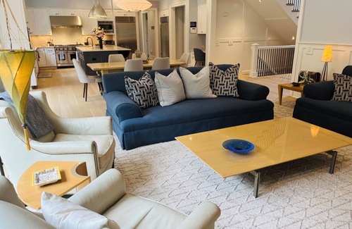 North Haven House | Lux Designer Home- 6 Ensuite Beds, Salt Pool, Media Room, 2 Week Min Rental Only