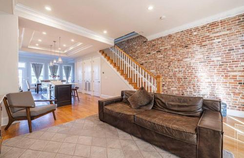 Stanton Park House | LUX Gorgeous House in DC with Parking
