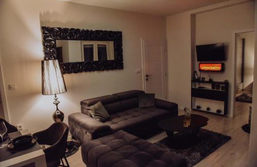 Dakovo Apartment | Lux Grey