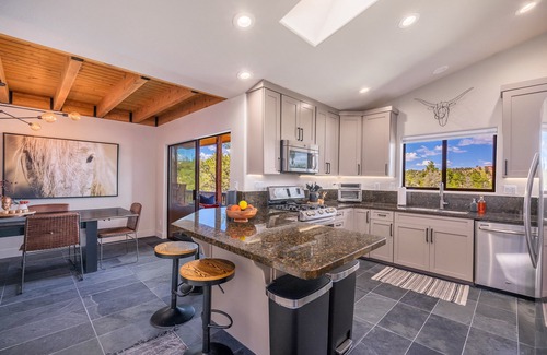 Prescott Cabin | *Lux*Home with Guest House*5min from Downtown*