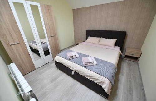 Inija Apartment | Lux J.S.L.T.