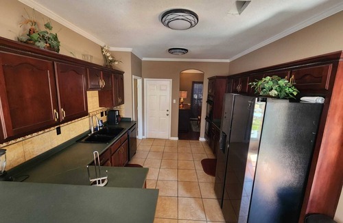 Cordova House | Lux Jetted Tub With Over 3k Sq Ft and 11 Large bed
