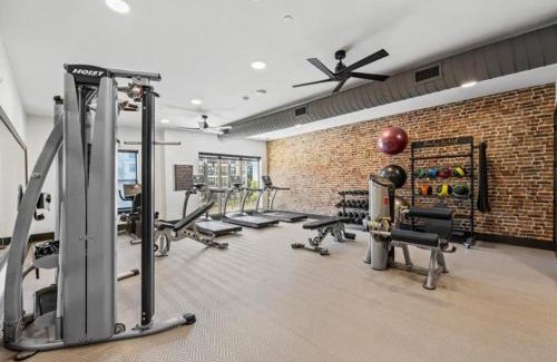 Scofield Farms Apartment | Lux King Suite-Patio & Pool-Gym-By Domain Mall