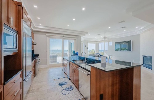 Madeira Beach House | Lux Maderia Beachfront Home