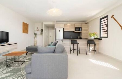 Punaauia Apartment | Lux Mare with Concierge