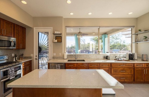 Las Sendas House | Lux Monthly Stay- 31 night+ Heated Pool and Hot Tub.