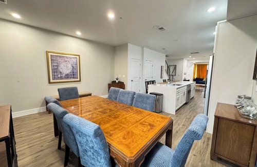 Washington House | LUX NEW 4BR Townhouse in DC with Parking