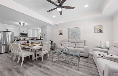 Paw Creek House | Lux Oasis New Construction wHtub/PETS WELCOME