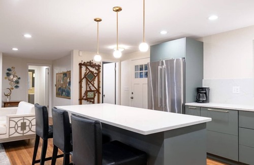 Prairie Village House | Lux PV 3 Kings Walk to Village