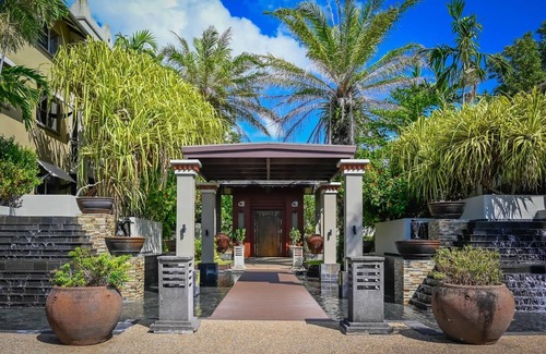 Westcourt Apartment | Lux Resort - 9 Pools Gym Free Parking