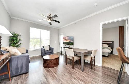 Egypt Apartment | Lux Resort-Style Pool, Gym, Parking Near Houston