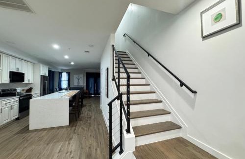 Washington House | LUX Spacious Townhouse 4BR in DC