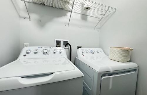 Washington House | LUX Spacious Townhouse 4BR in DC