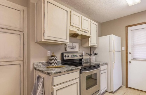 Abilene House | Lux stay at Yeomans Place!