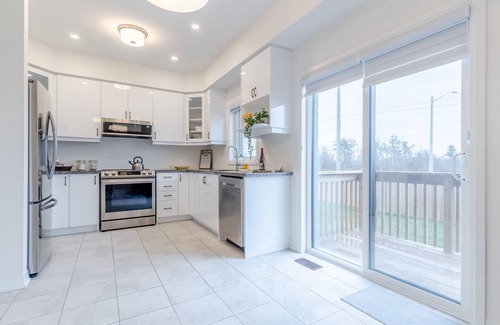 County of Brant House | Lux Stylish 4BR Home~Spotless~Fully Private~Office~Private Yard~Near Hwy & Parks