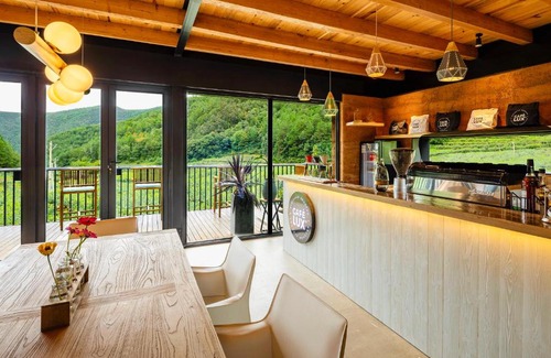 Yulong Hotel | LUX* Tea Horse Road Peach Valley