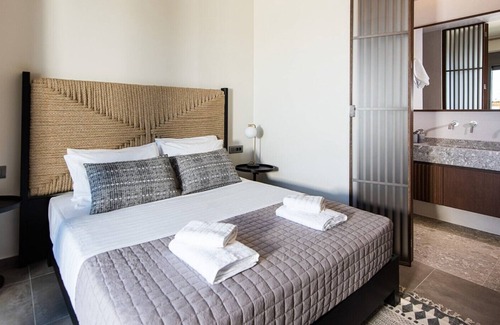 Kokkinon Khorion Villa | Lux Villa- Stunning View- Private Heated Pool -BBQ