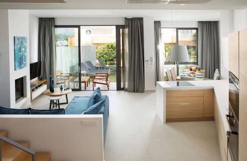 Kato Galatas Villa | Lux Villa with Private Pool★Beach at 150mt ★ Sea View★ 15-20% OFF for 2018